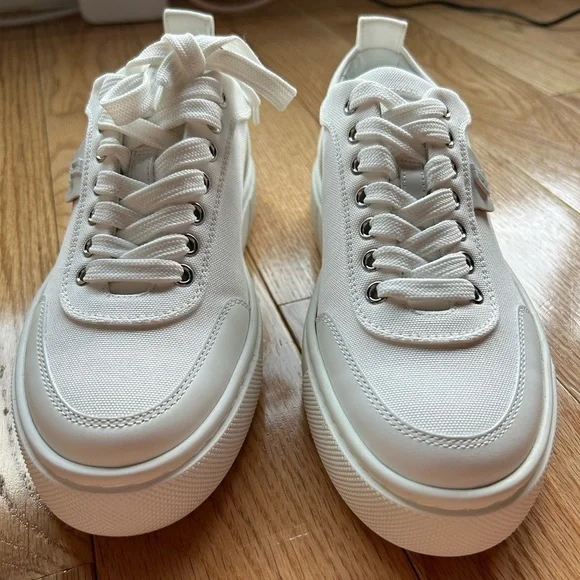 NIB Christian Louboutin Simplerui Leather Sneakers - Picture 3 of 12